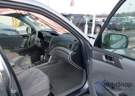 2010 Subaru Forester 2.5X Premium z USA, uszkodzony, nr VIN JF2SH6CC6AH752512